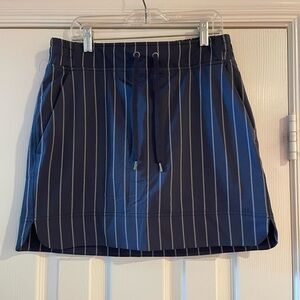 Athleta Midtown Women's Size 4 Blue pinstripe Stretch Mid Rise Activewear Skort